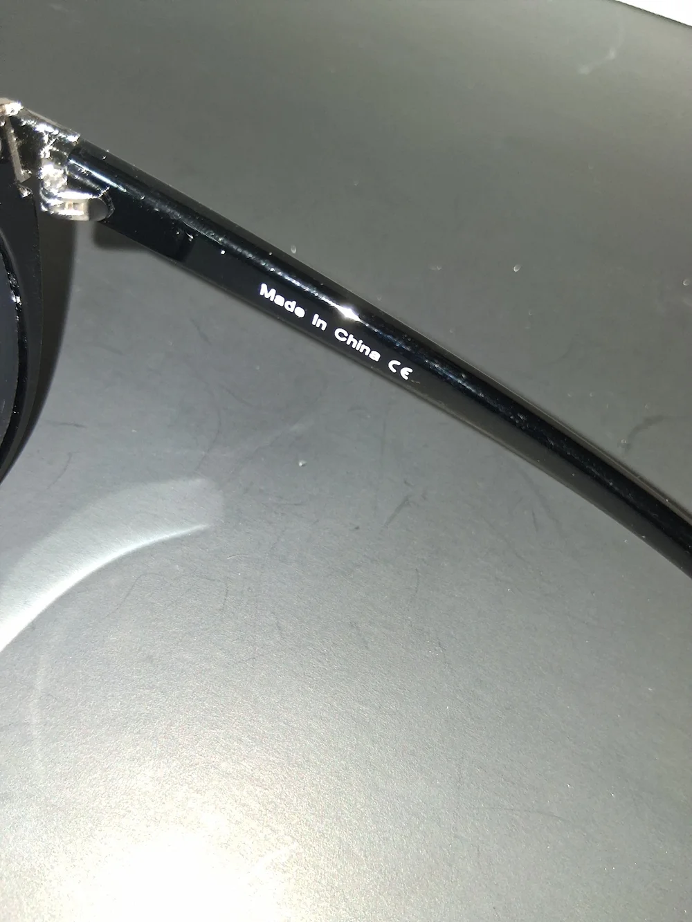 Black Cat-Eye Women's Sunglasses - Stylish Sun Protection